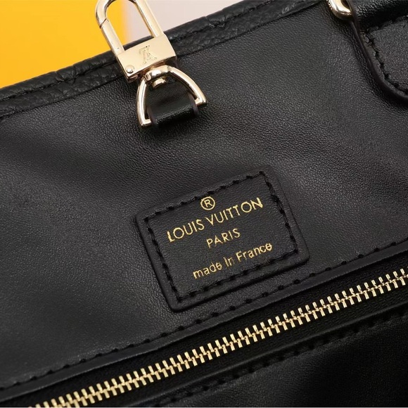 🍩🍩Louis Vuitton  Onthego
 MM Monogram - Picture 8 of 9